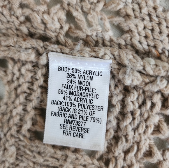 Beige crotchet vest with faux fur trim M - Picture 5 of 6